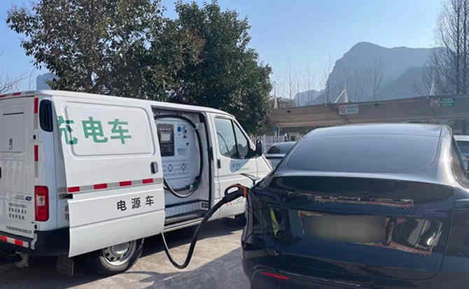 隆回汽车搭电